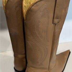 Women’s boots